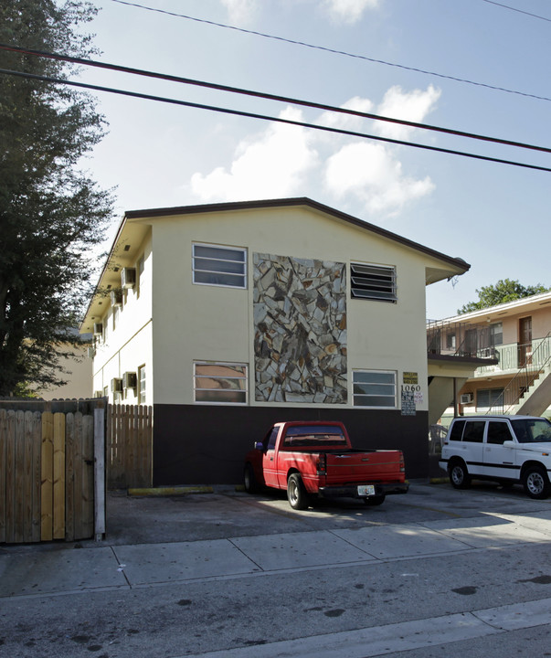 1060 SW 5th St in Miami, FL - Building Photo