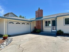 121 Lidster Ave in Grass Valley, CA - Building Photo - Building Photo