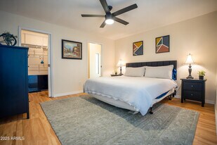 4950 N Miller Rd in Scottsdale, AZ - Building Photo