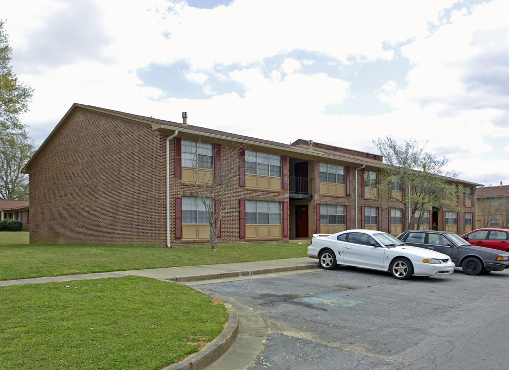 Talladega Downs Apartments in Talladega, AL - Foto de edificio