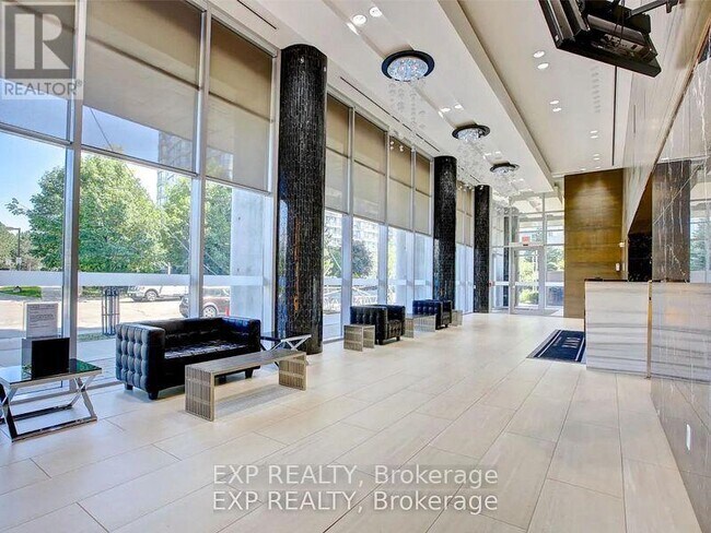 223-2223 Webb Dr in Mississauga, ON - Building Photo - Building Photo