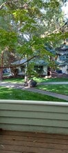 1950 NE Derek Dr, Unit 3 in Bend, OR - Foto de edificio - Building Photo