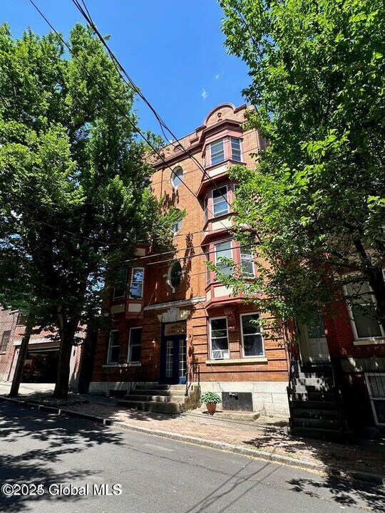 51 Elm St in Albany, NY - Building Photo