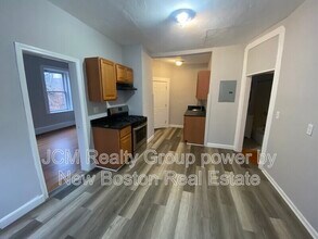 96-98-98 Woodledge St in Boston, MA - Foto de edificio - Building Photo