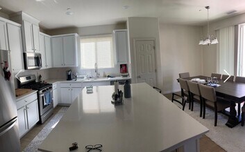 6589 E Lamona Ave in Fresno, CA - Building Photo - Building Photo