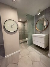 2825 N Los Felices Rd in Palm Springs, CA - Foto de edificio - Building Photo