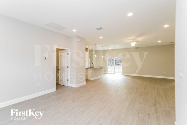 3021 Tropical Cir SE in Palm Bay, FL - Building Photo - Building Photo