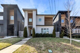715 32nd Ave N in Nashville, TN - Building Photo