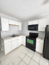 1956 Grove Ave in Ft. Myers, FL - Building Photo - Building Photo