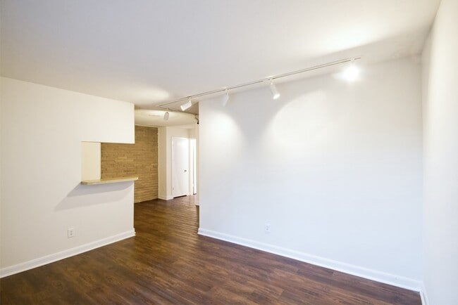 property at 936 Heights Blvd