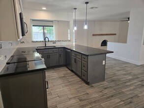 1443 W Morrow Dr in Phoenix, AZ - Building Photo - Building Photo