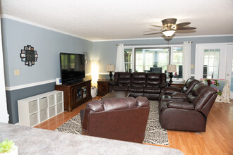 122 Friar Tuck Ave in Warner Robins, GA - Building Photo - Building Photo
