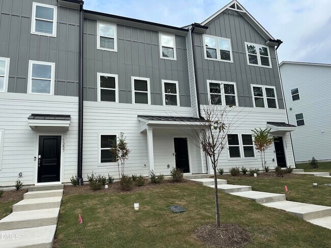 1359 Hasse Ave in Apex, NC - Building Photo - Building Photo