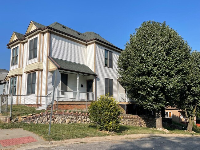property at 1029 S 15th St