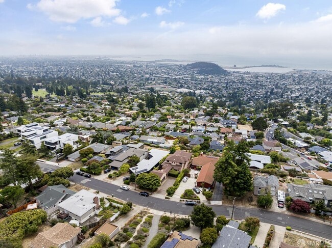 855 Bates Ave in El Cerrito, CA - Building Photo - Building Photo