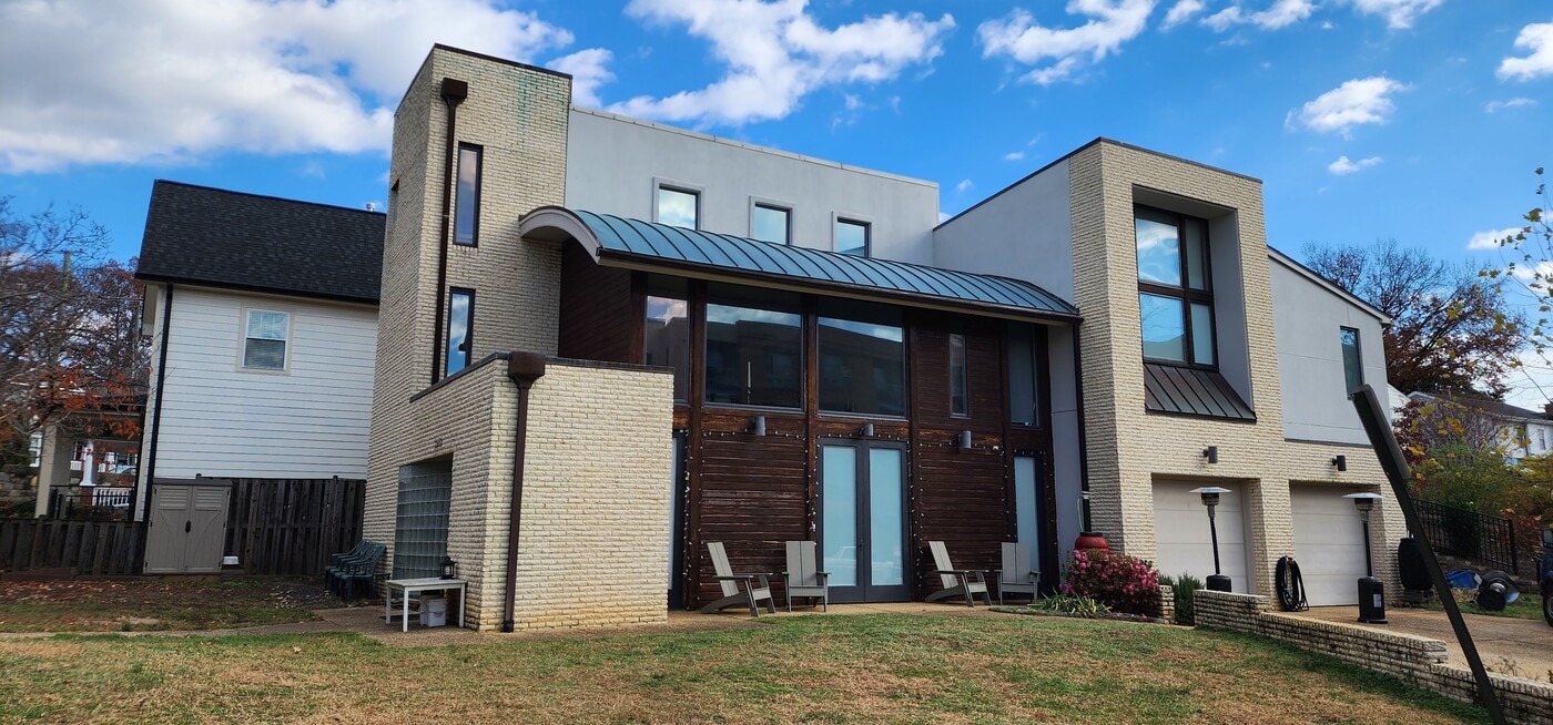 3018 22nd St S in Arlington, VA - Building Photo