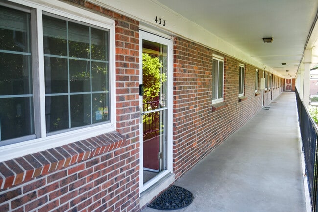 6800 E Tennessee, Unit 433 in Denver, CO - Building Photo - Building Photo