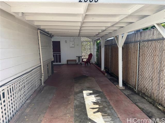 2303 Dole St in Honolulu, HI - Building Photo
