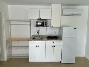 3760 NW 197th St in Miami Gardens, FL - Building Photo - Building Photo