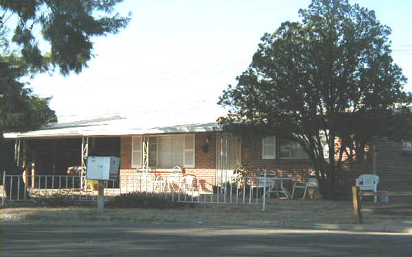 2828-2832 E Loretta Dr in Tucson, AZ - Building Photo