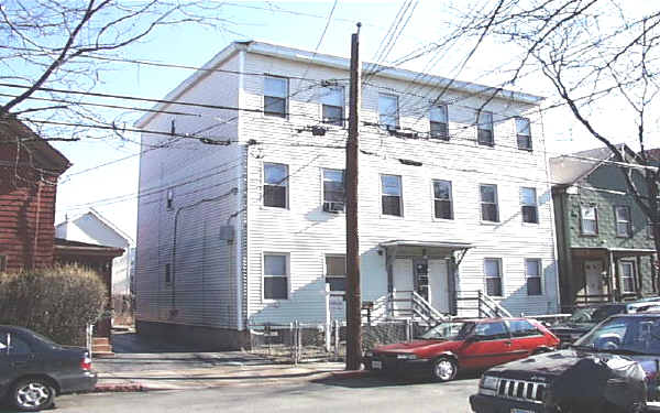 17-19 Otis St in Somerville, MA - Building Photo