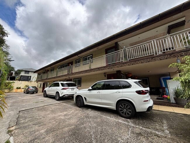 1940 Iwaho Pl in Honolulu, HI - Building Photo - Building Photo