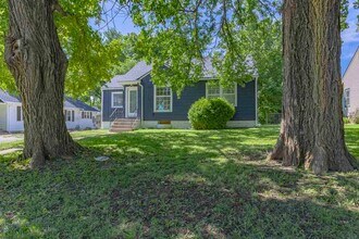 437 W Elm St in Junction City, KS - Building Photo - Building Photo