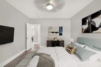 Crestview Apartments in Bay Harbor Islands, FL - Foto de edificio - Building Photo