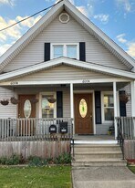 604 S Washington St in Owosso, MI - Building Photo