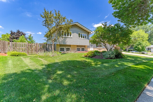 property at 620 Lamorak Dr