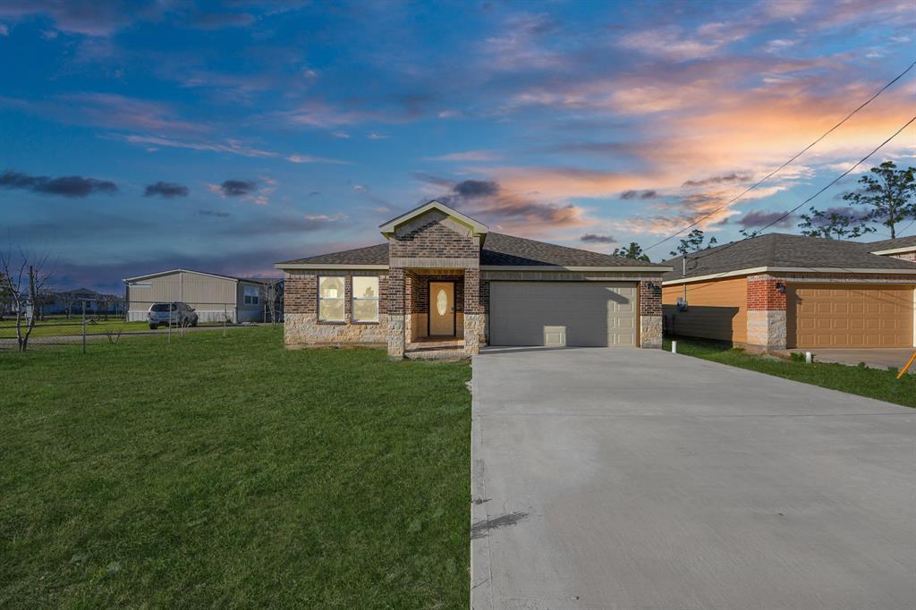 148 Road 5126 Rd in Cleveland, TX - Building Photo