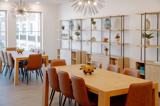 Tempo Senior Living in Las Vegas, NV - Foto de edificio - Building Photo