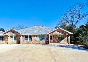 2168 Paloma St in Navarre, FL - Building Photo - Building Photo