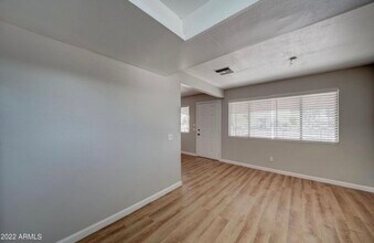 5301 W Campbell Ave, Unit 4 in Phoenix, AZ - Foto de edificio - Building Photo