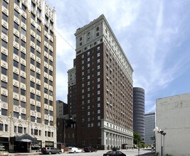 The Mayo Hotel Apartments in Tulsa, OK - Foto de edificio - Building Photo