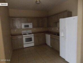 4212 Titanic Ave in El Paso, TX - Building Photo - Building Photo