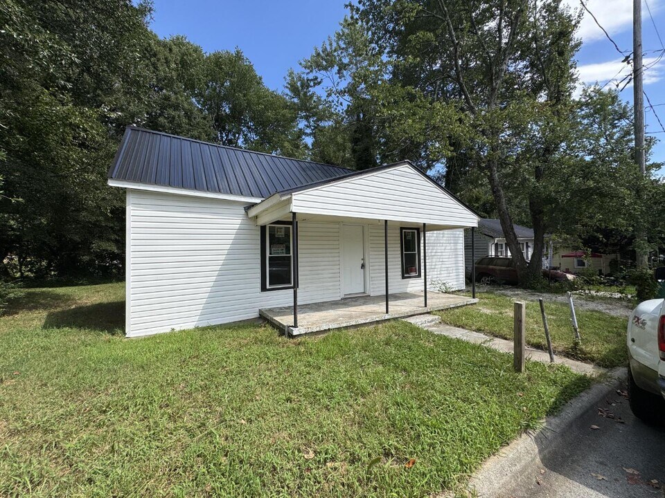 919 Randolph St in High Point, NC - Building Photo