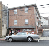 414 Hackensack St in Carlstadt, NJ - Building Photo - Building Photo