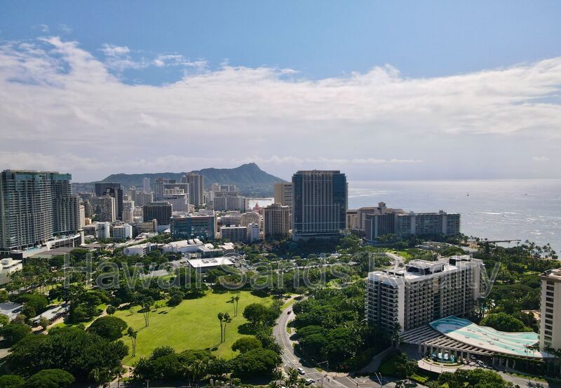 1860 Ala Moana Blvd in Honolulu, HI - Building Photo