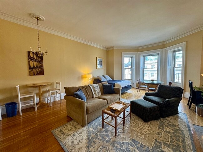 169 Beacon St, Unit 4-1 in Boston, MA - Foto de edificio - Building Photo