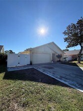 8813 Magnolia Ct in Seminole, FL - Building Photo - Building Photo
