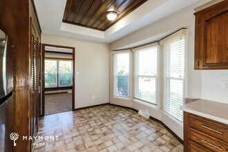 912 NW 41 St in Blue Springs, MO - Building Photo - Building Photo