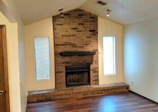 1409 N Fretz Ave in Edmond, OK - Building Photo - Building Photo