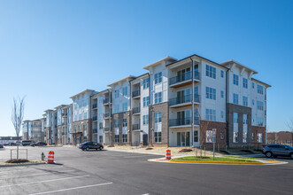 Fairmont at South Lake in Bowie, MD - Foto de edificio - Building Photo