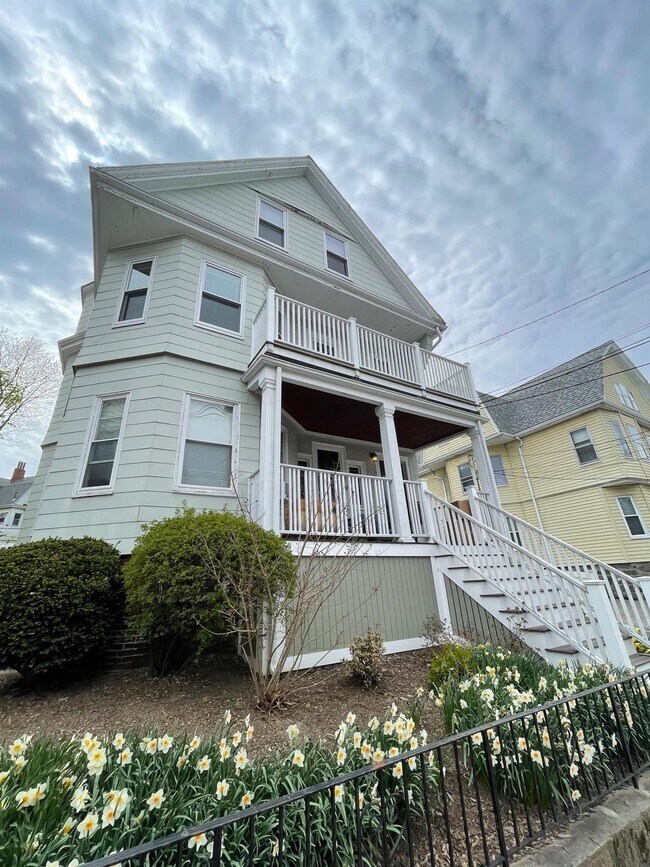 32 Pearson Rd, Unit 2 in Somerville, MA - Building Photo - Building Photo