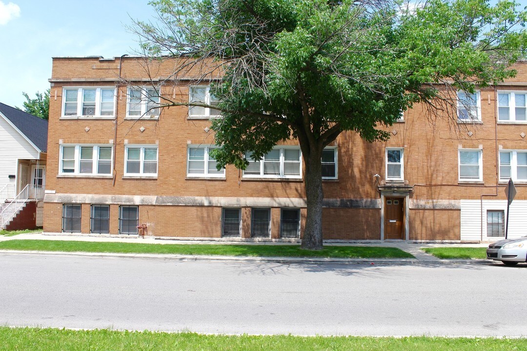 7956 S Normal Ave in Chicago, IL - Building Photo