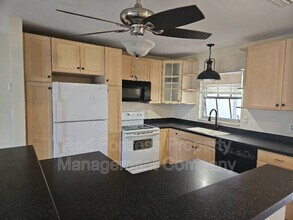 2805 SE 15th Pl in Cape Coral, FL - Building Photo - Building Photo