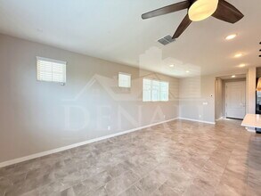 651 N Abalone Dr in Gilbert, AZ - Building Photo - Building Photo