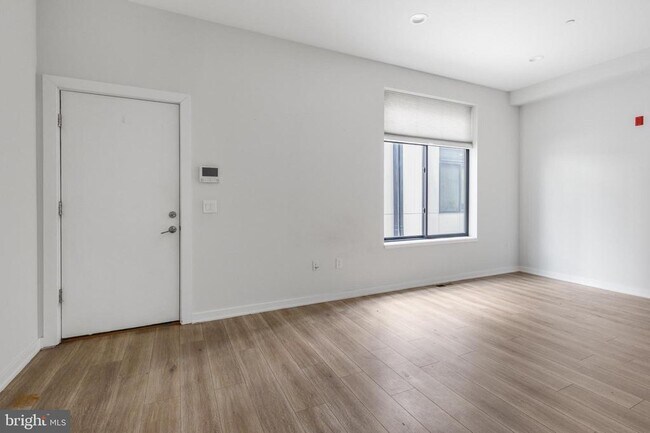381 Martin St-Unit -1R in Philadelphia, PA - Building Photo - Building Photo