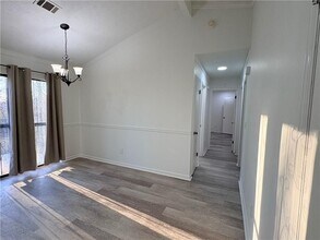 3929 Flakes Mill Rd in Decatur, GA - Building Photo - Building Photo